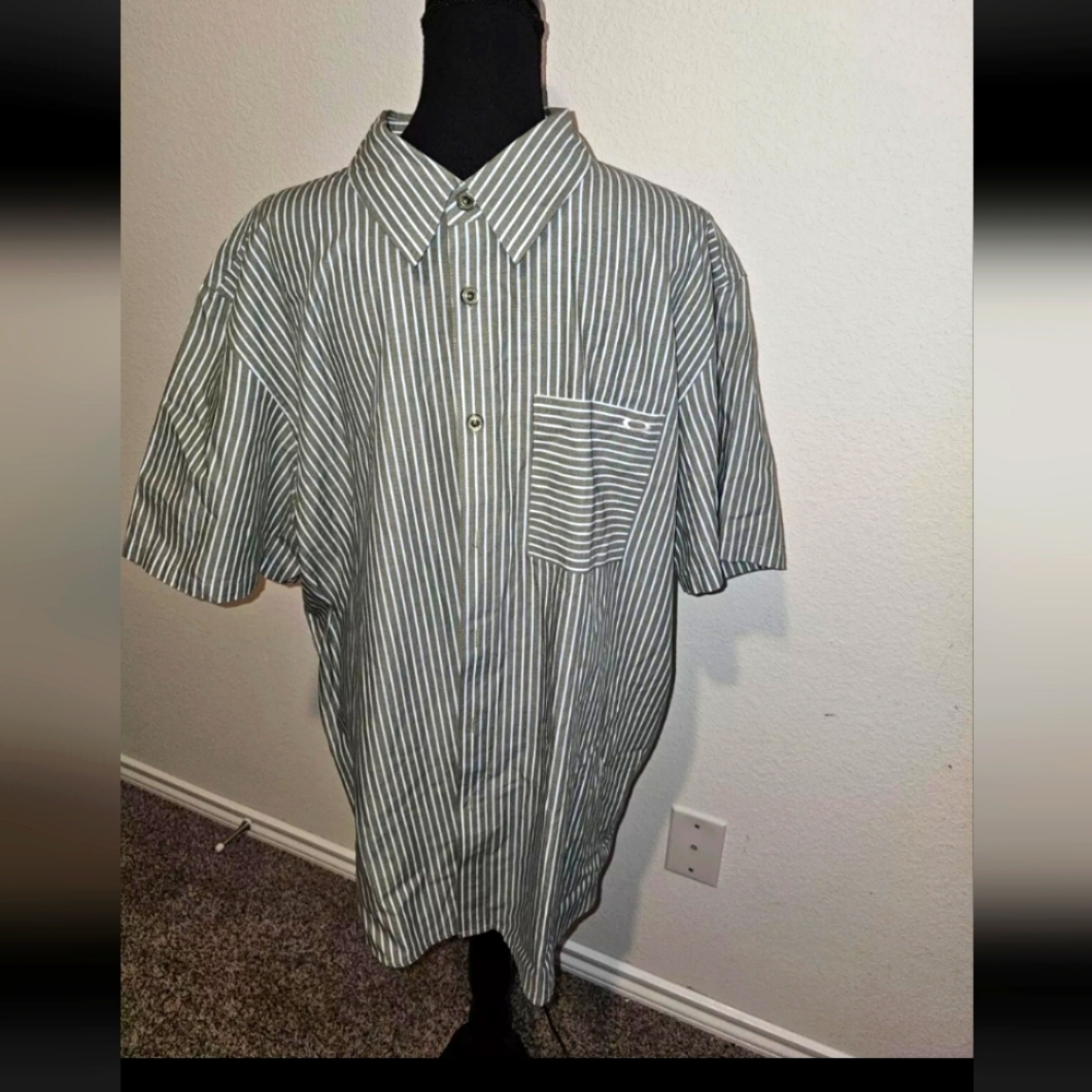 Oakley Mens Button Down Casual Collared Shirt Short Sleeve Adult Size XXL
